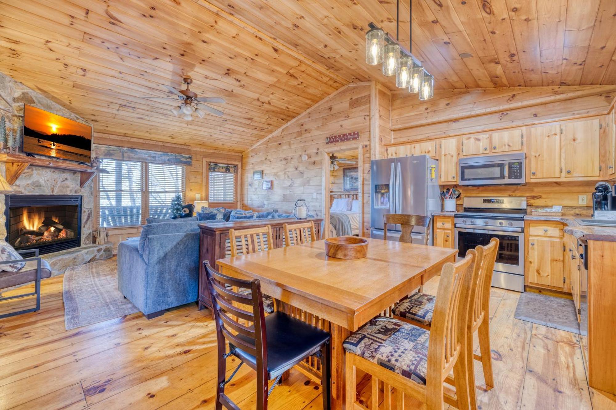 Secluded Sunrise Ridge-10 Min From Blue Ridge, King Beds, Hot Tub, 2 Porches, Fireplace Wood Burning, Mountain View, Cozy Esterno foto