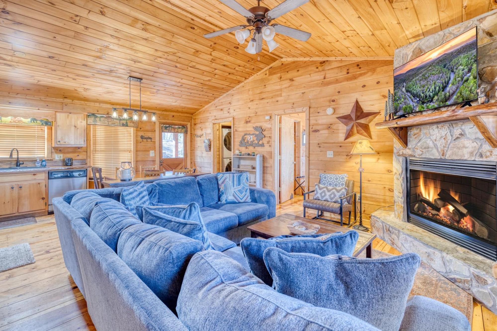 Secluded Sunrise Ridge-10 Min From Blue Ridge, King Beds, Hot Tub, 2 Porches, Fireplace Wood Burning, Mountain View, Cozy Esterno foto