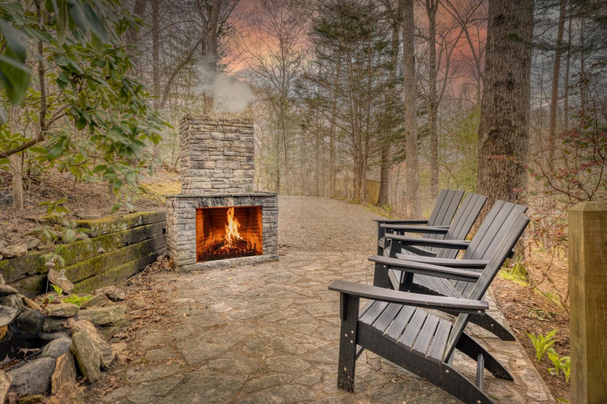 Secluded Sunrise Ridge-10 Min From Blue Ridge, King Beds, Hot Tub, 2 Porches, Fireplace Wood Burning, Mountain View, Cozy Esterno foto